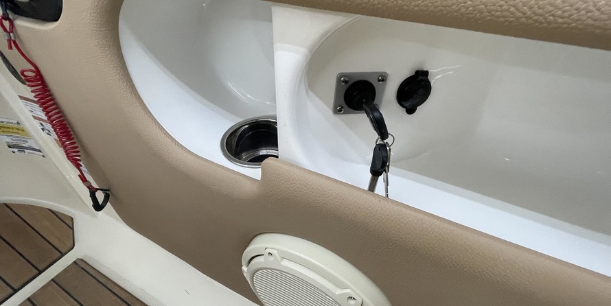 Chris-Craft Launch 27