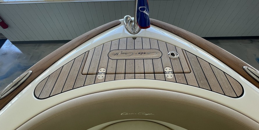 Chris-Craft Launch 27