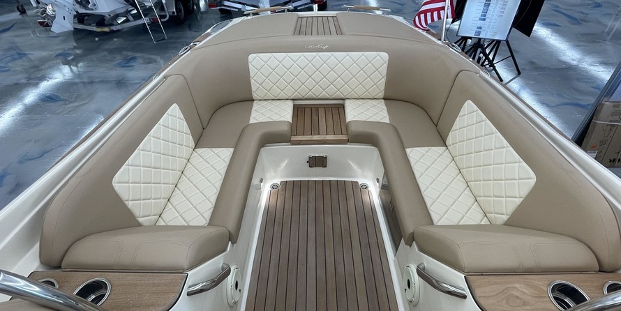 Chris-Craft Launch 27