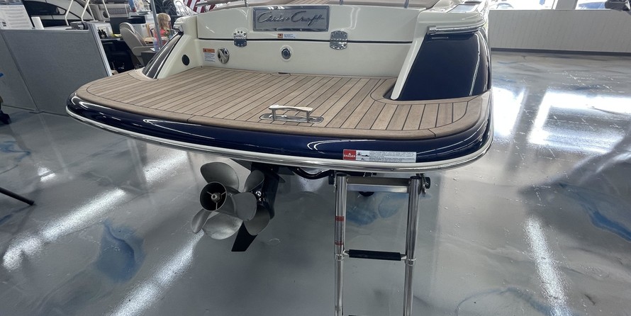 Chris-Craft Launch 27