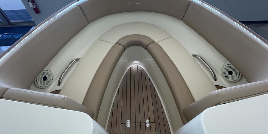 Chris-Craft Launch 27