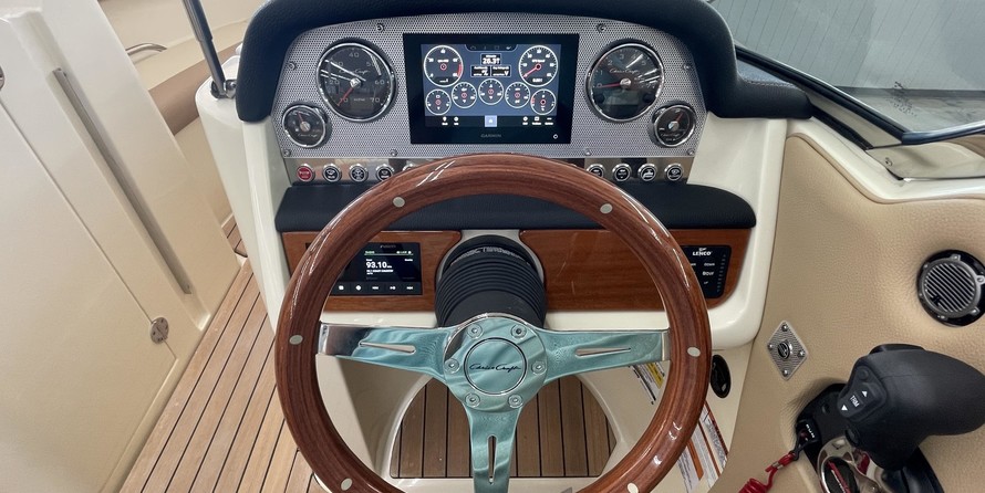 Chris-Craft Launch 27