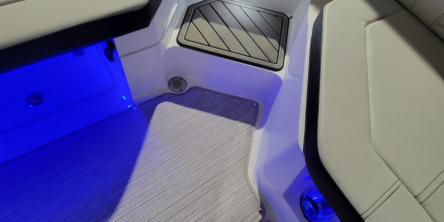 Sea Ray SPX 230 Sterndrive