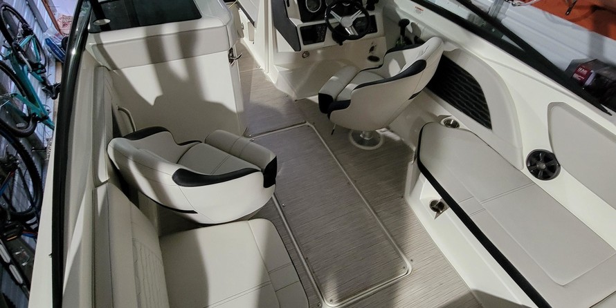 Sea Ray SPX 230 Sterndrive