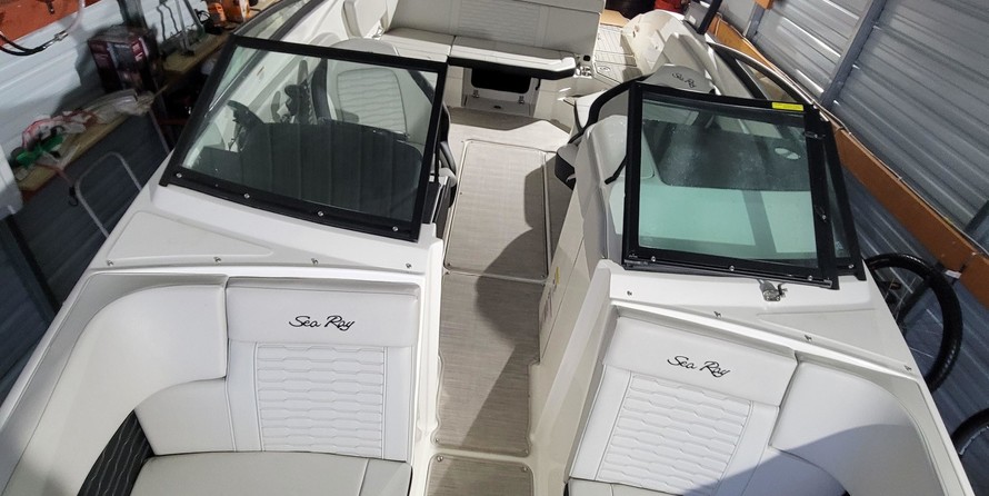 Sea Ray SPX 230 Sterndrive