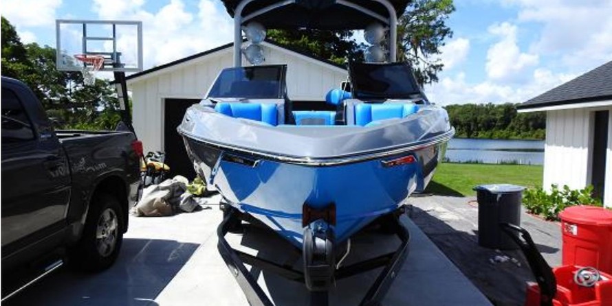 Malibu Wakesetter 25 LSV