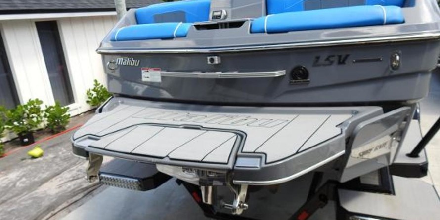 Malibu Wakesetter 25 LSV