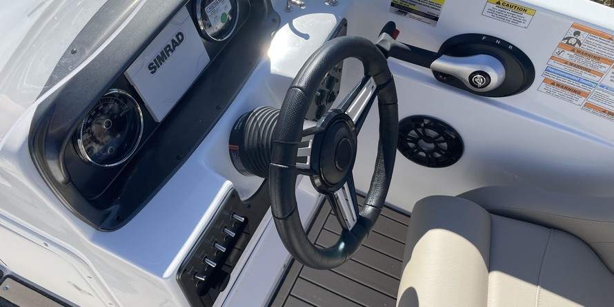 Hurricane 188 sport sundeck