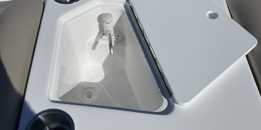 Hurricane 188 sport sundeck