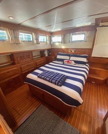 Carver 47 Motor Yacht