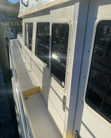 Carver 47 Motor Yacht