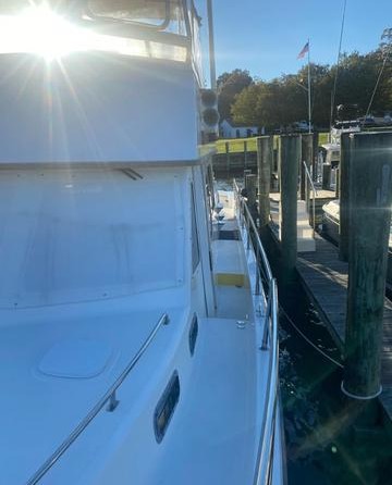 Carver 47 Motor Yacht