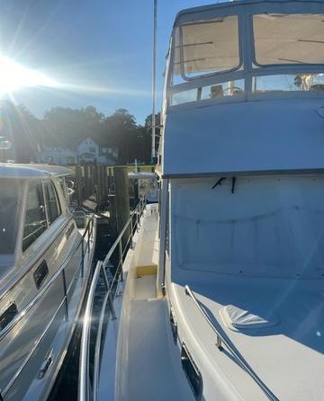 Carver 47 Motor Yacht