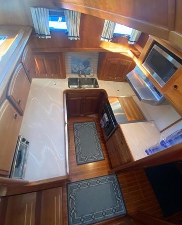 Carver 47 Motor Yacht