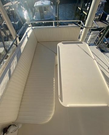 Carver 47 Motor Yacht