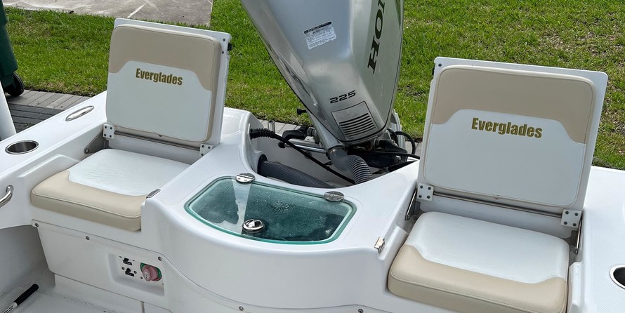 Everglades 243 cc