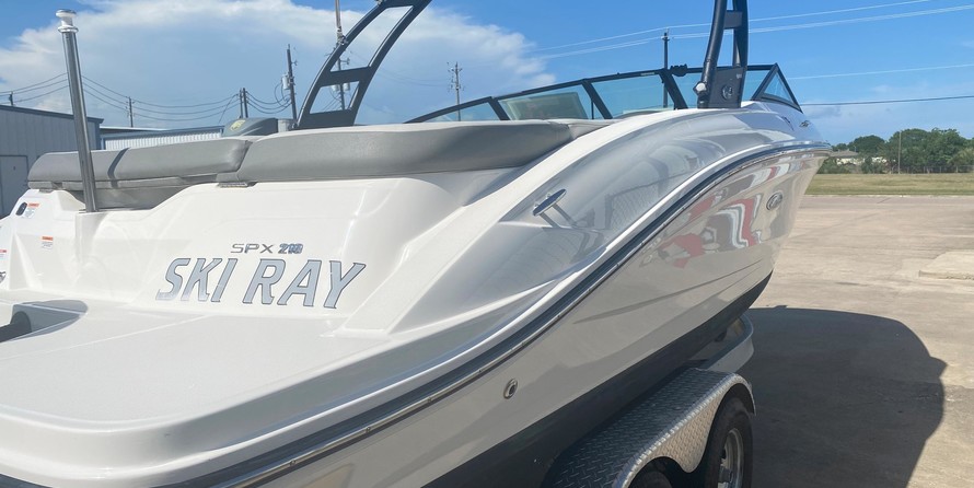 Sea Ray SPX 210 OB