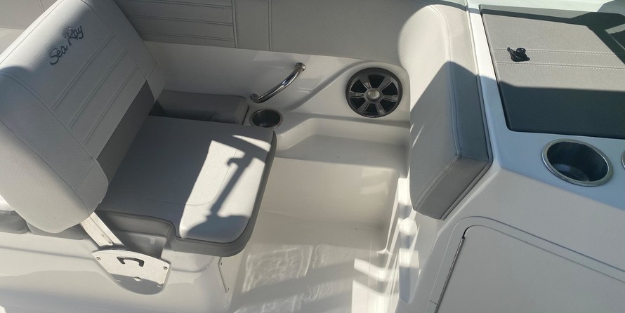Sea Ray SPX 210 OB
