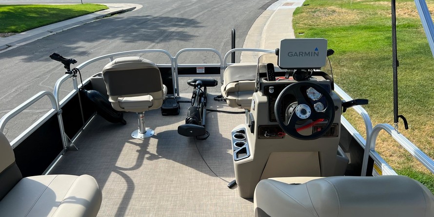 Sun Tracker Bass Buggy 18 DLX