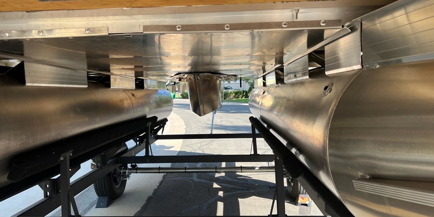 Sun Tracker Bass Buggy 18 DLX