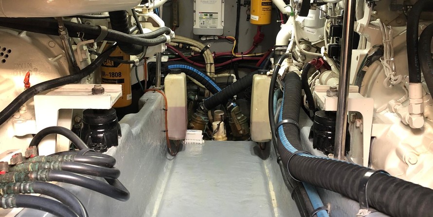 Sea ray 480 sedan bridge