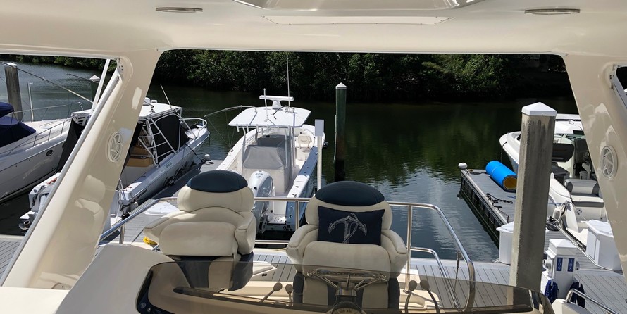 Sea ray 480 sedan bridge