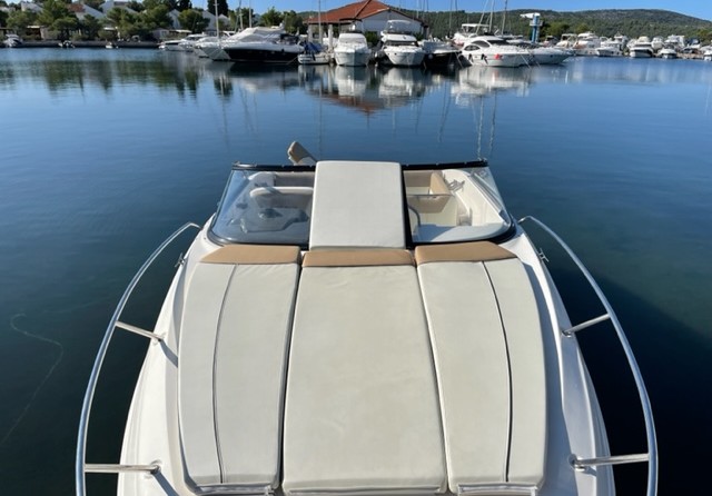 Bayliner 742 Cuddy