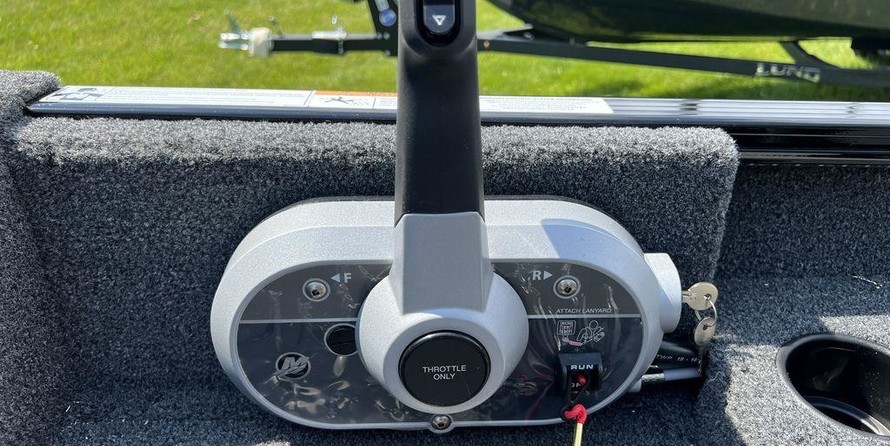 Lund Boats 1775 Impact SS