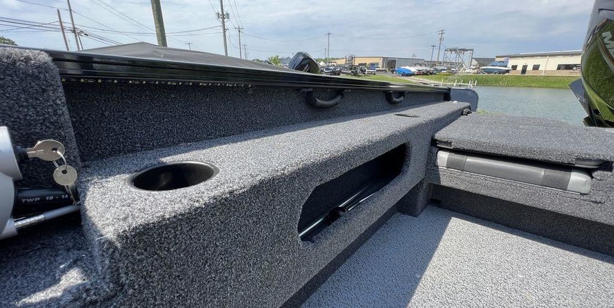 Lund Boats 1775 Impact SS