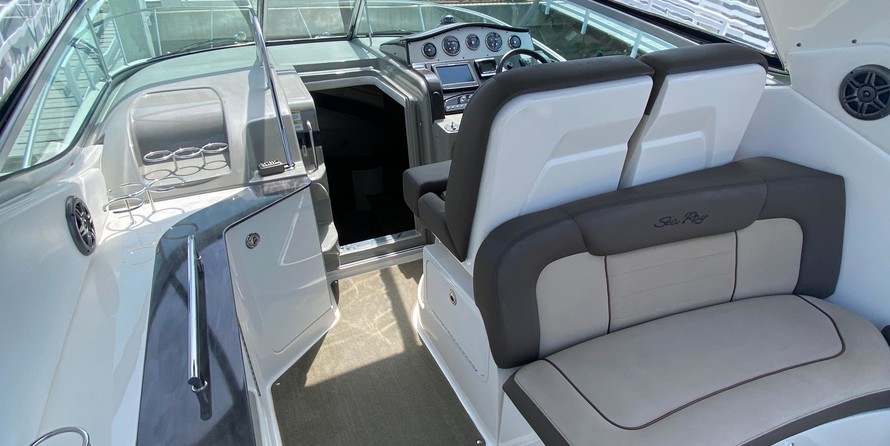 Sea Ray 330 Sundancer