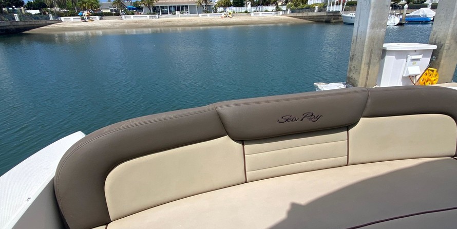 Sea Ray 330 Sundancer