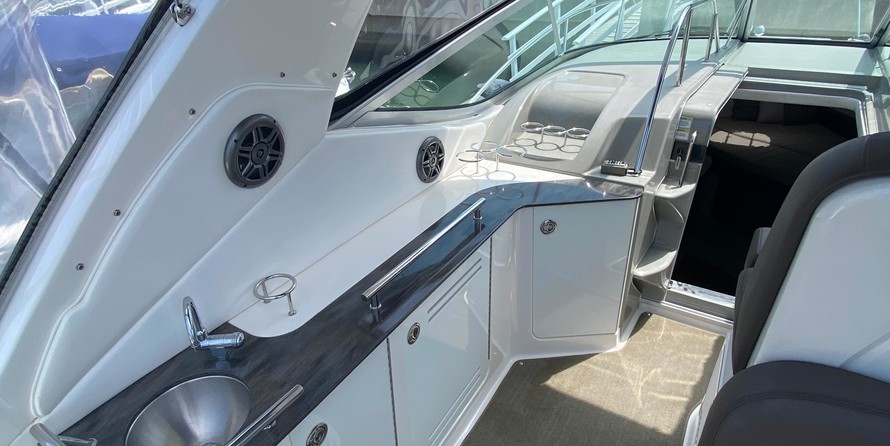 Sea Ray 330 Sundancer