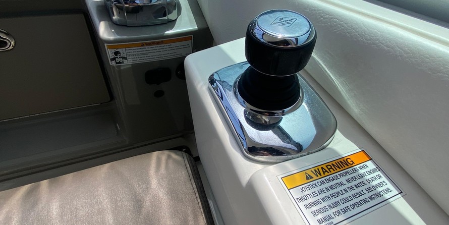 Sea Ray 330 Sundancer