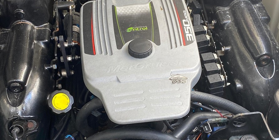 Sea Ray 330 Sundancer