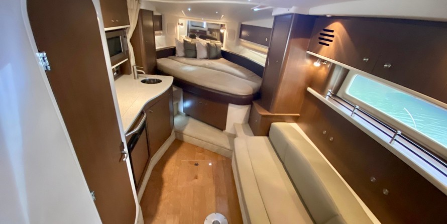 Sea Ray 330 Sundancer