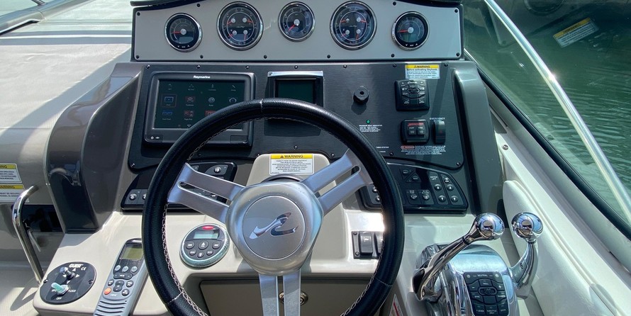 Sea Ray 330 Sundancer