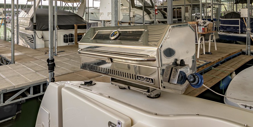 Sea Ray 410 Express Cruiser