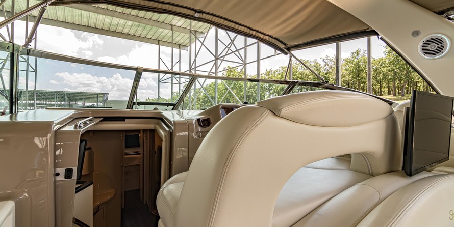 Sea Ray 410 Express Cruiser