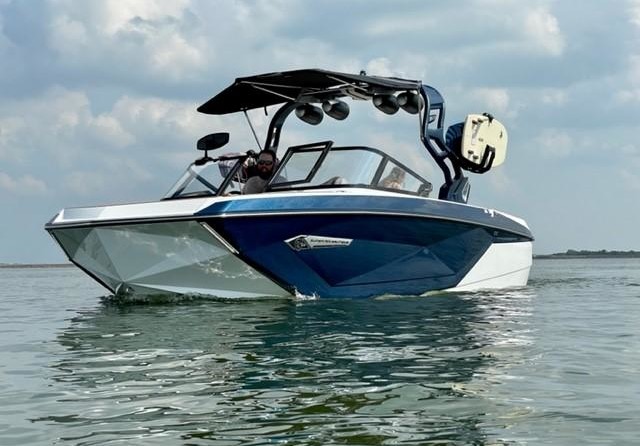 Super Air Nautique G23
