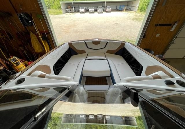Super Air Nautique G23