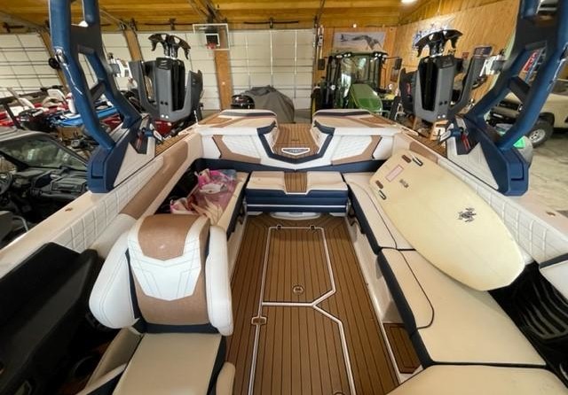 Super Air Nautique G23