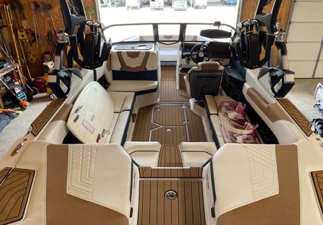 Super Air Nautique G23