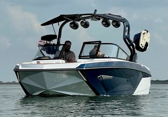 Super Air Nautique G23