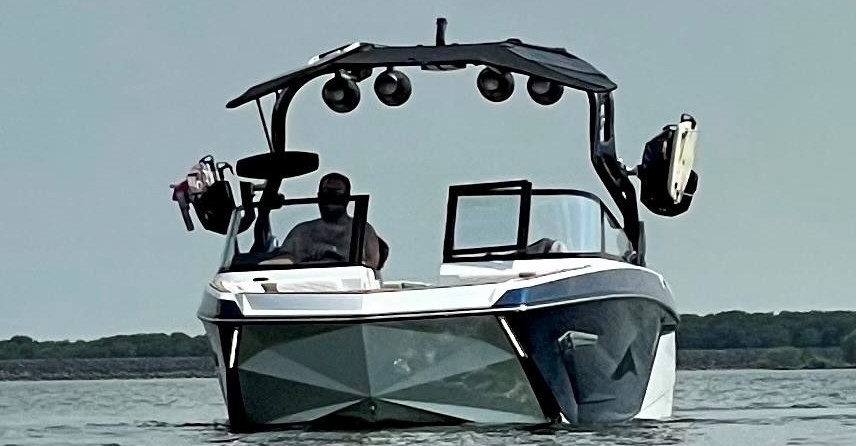 Super Air Nautique G23