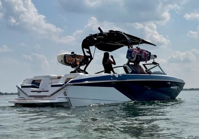 Super Air Nautique G23