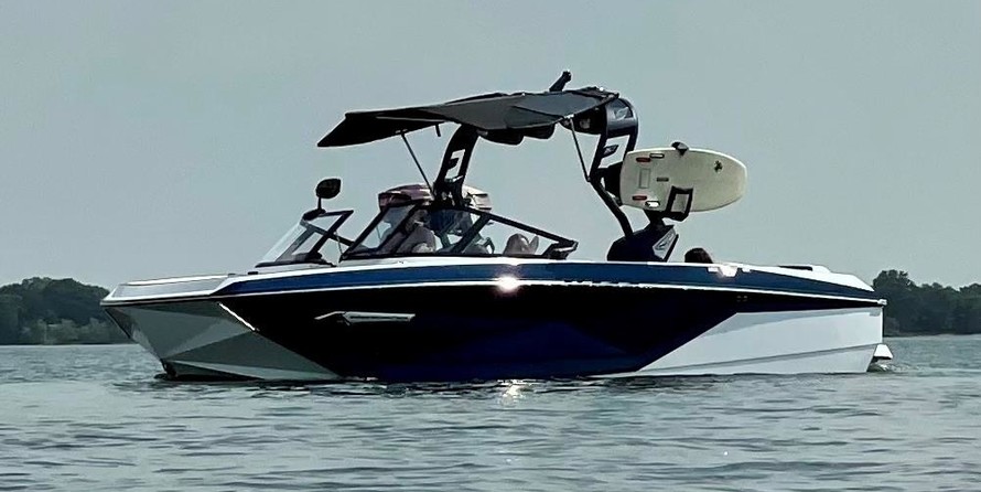 Super Air Nautique G23