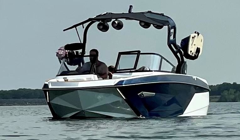 Super Air Nautique G23