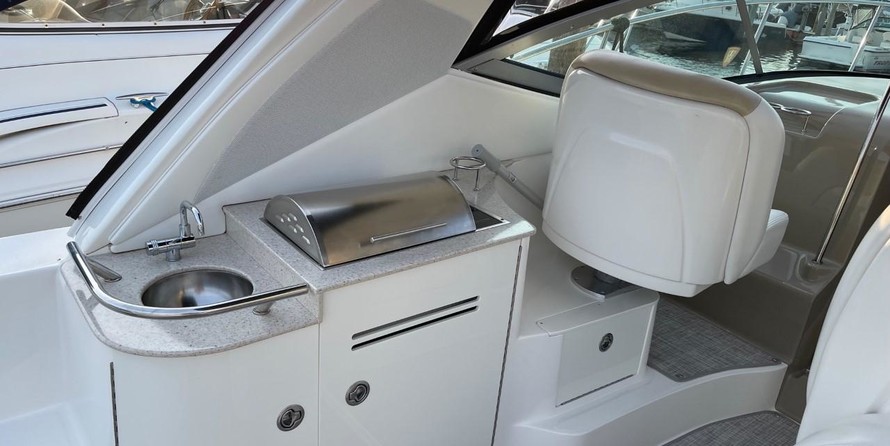 Sea Ray 330 Sundancer