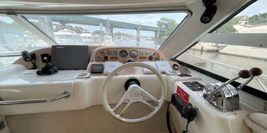 Sealine 360 Statesman