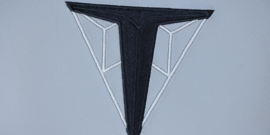 60 x 16 tri-toon passenger vessel